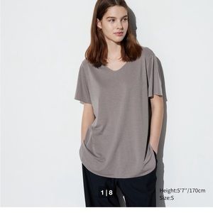 Uniqlo AIRism Seamless Drape Scoop Neck T-shirt sz M blue